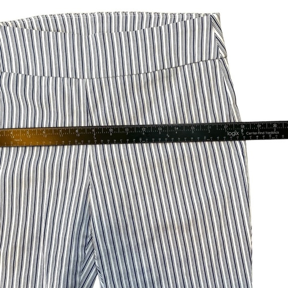 DFA New York Capri Size 12 Blue Striped Flat Front Cropped Pants Casual Coastal - Picture 9 of 12
